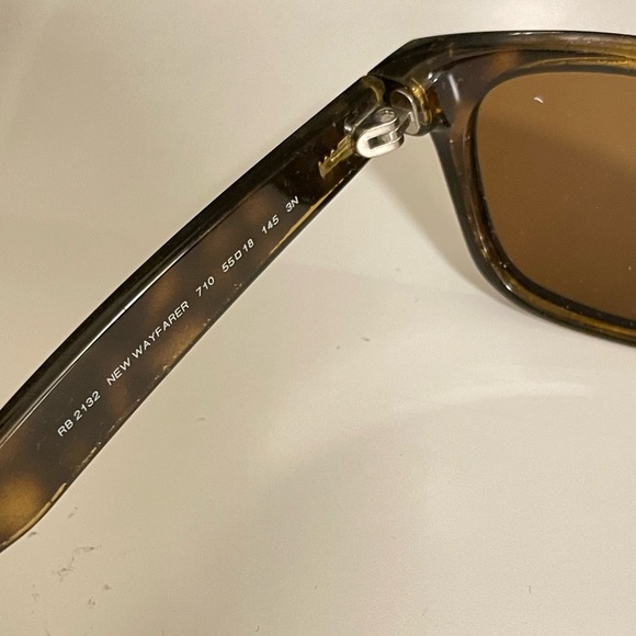 Tortoise Ray-Ban New Wayfarer - Picture 3 of 5